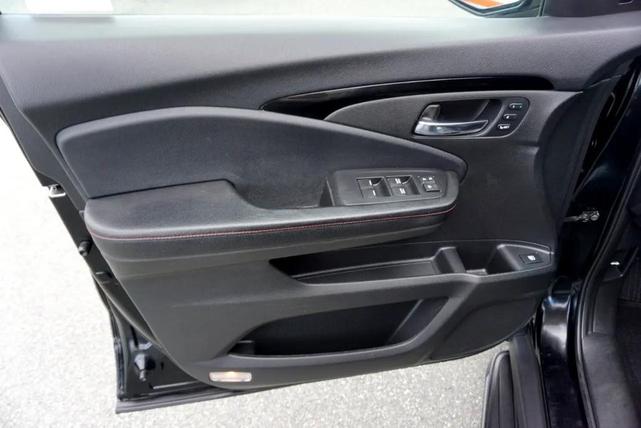 Photo of 2019 Crystal Black Pearl Honda Ridgeline