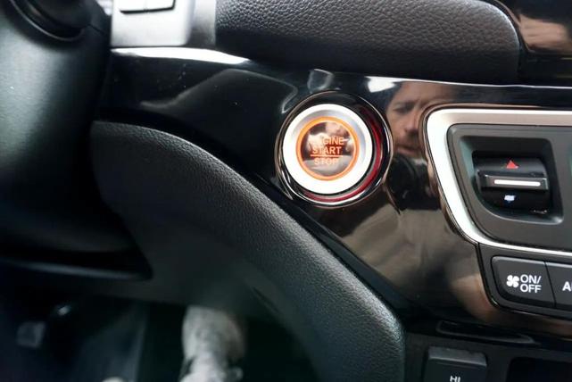 Photo of 2019 Crystal Black Pearl Honda Ridgeline