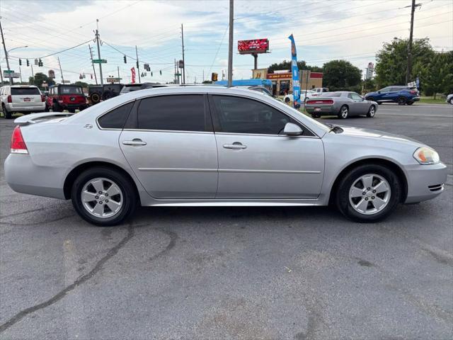 Photo of 2009 Silver Ice Metallic Chevrolet Impala