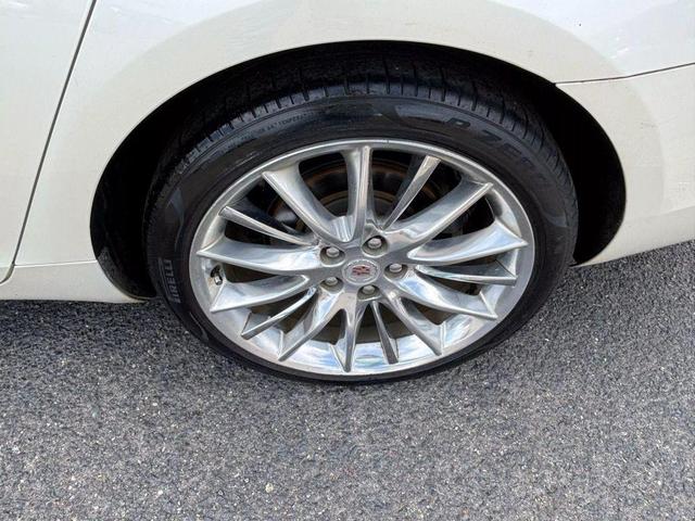 Photo of 2013 White Diamond Tricoat Cadillac XTS