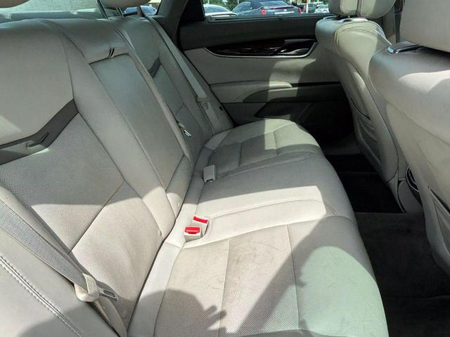 Photo of 2013 White Diamond Tricoat Cadillac XTS