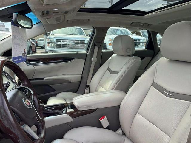 Photo of 2013 White Diamond Tricoat Cadillac XTS
