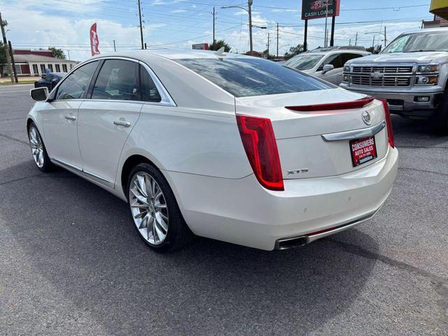 Photo of 2013 White Diamond Tricoat Cadillac XTS