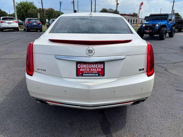 Photo of 2013 White Diamond Tricoat Cadillac XTS