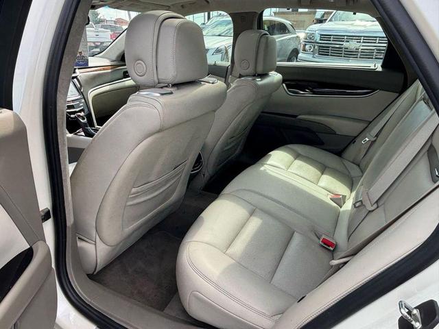 Photo of 2013 White Diamond Tricoat Cadillac XTS