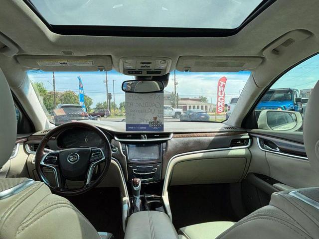 Photo of 2013 White Diamond Tricoat Cadillac XTS