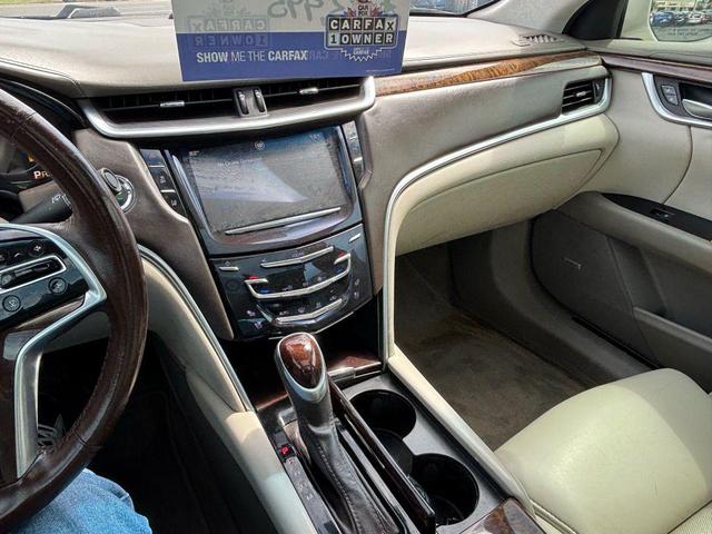 Photo of 2013 White Diamond Tricoat Cadillac XTS