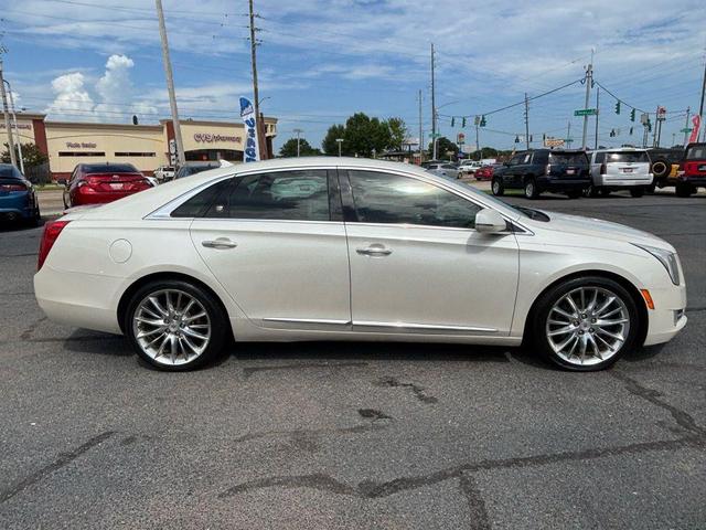 Photo of 2013 White Diamond Tricoat Cadillac XTS