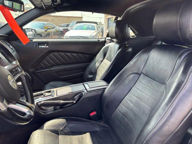 Photo of 2014 Red Ford Mustang