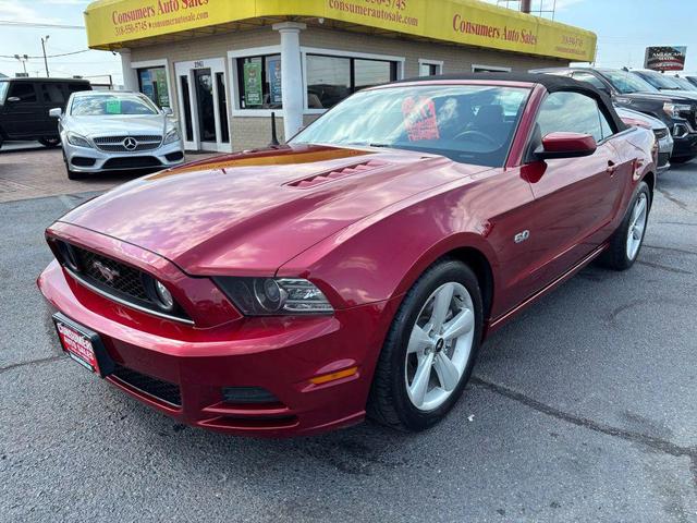 Photo of 2014 Red Ford Mustang