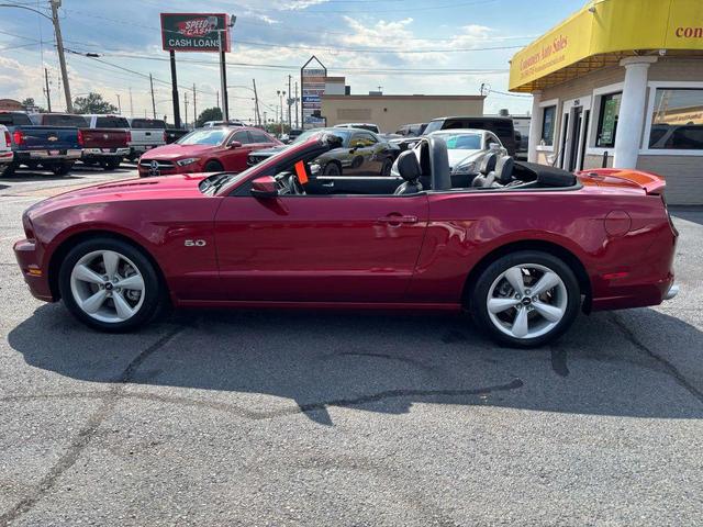 Photo of 2014 Red Ford Mustang
