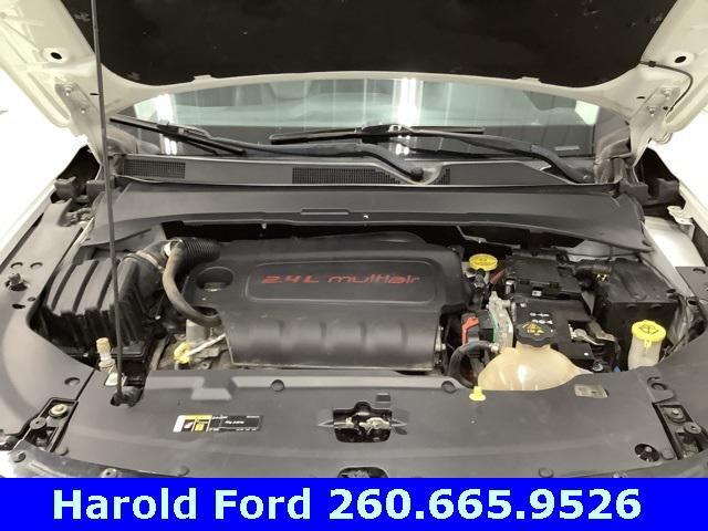 Photo of 2018 White Clearcoat Jeep Compass