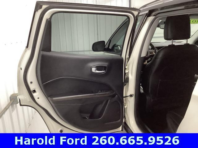 Photo of 2018 White Clearcoat Jeep Compass