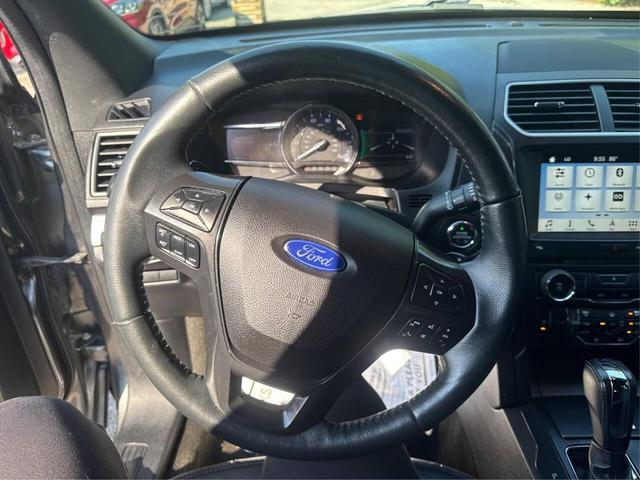 Photo of 2017 Magnetic Metallic Ford Explorer