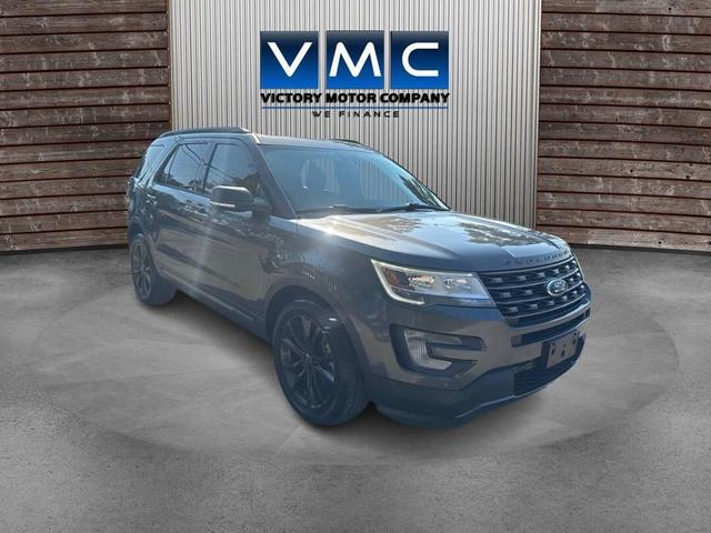 Photo of 2017 Magnetic Metallic Ford Explorer
