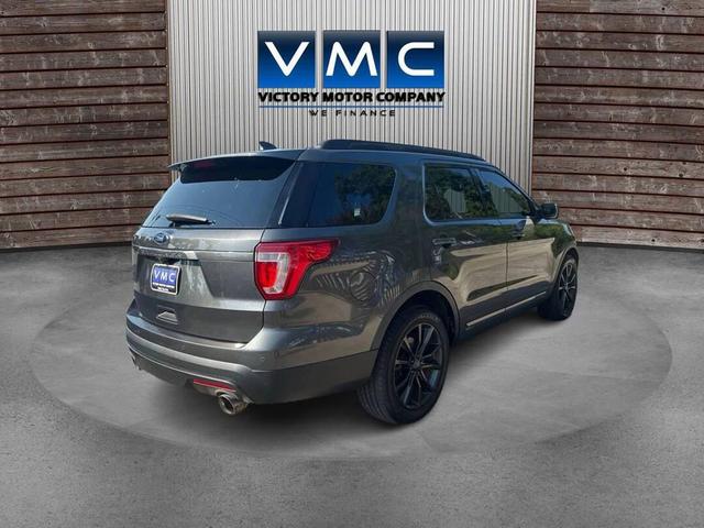 Photo of 2017 Magnetic Metallic Ford Explorer
