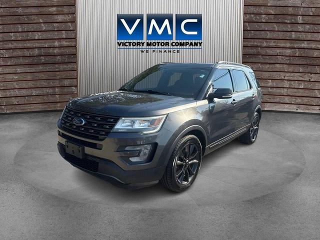 Photo of 2017 Magnetic Metallic Ford Explorer