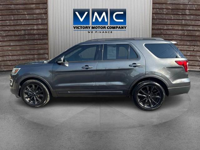 Photo of 2017 Magnetic Metallic Ford Explorer