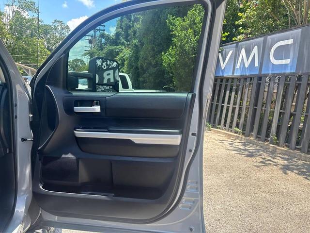 Photo of 2019 GRAY Toyota Tundra