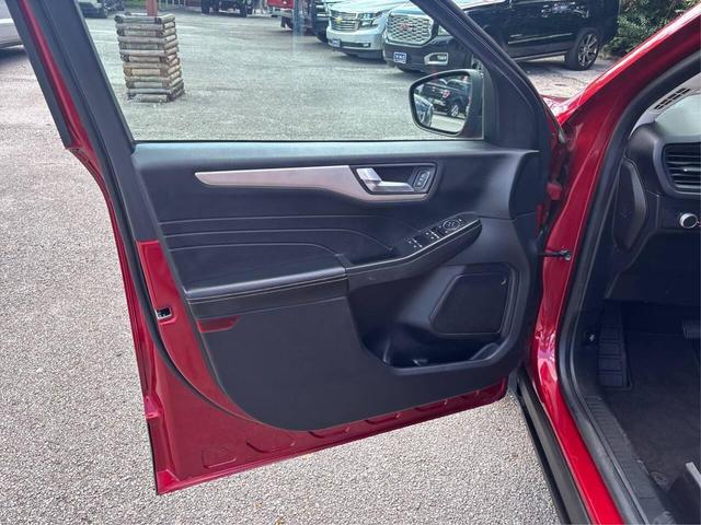 Photo of 2021 Rapid Red Metallic Tinted Clearcoat Ford Escape