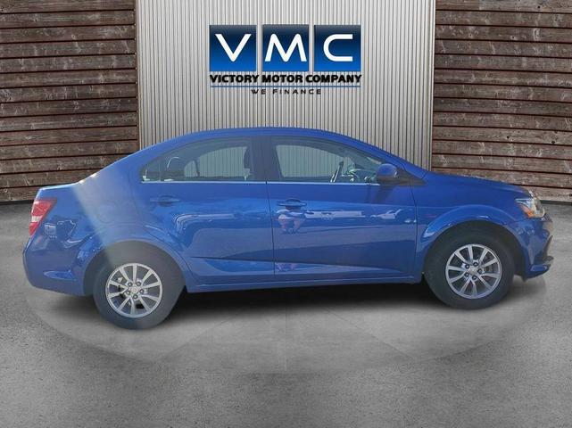 Photo of 2019 Kinetic Blue Metallic Chevrolet Sonic