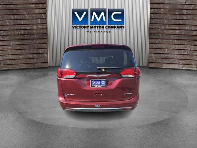 Photo of 2019 Velvet Red Pearlcoat Chrysler Pacifica