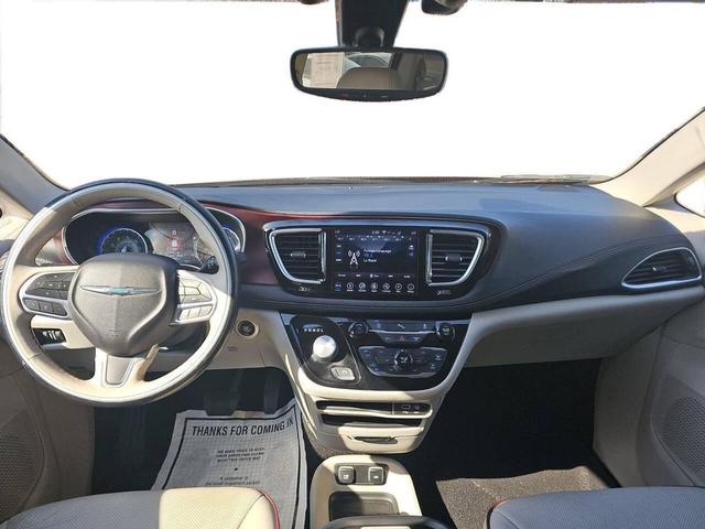 Photo of 2019 Velvet Red Pearlcoat Chrysler Pacifica