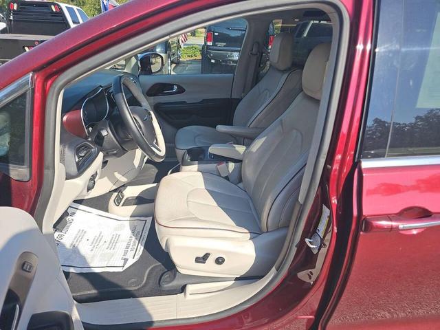 Photo of 2019 Velvet Red Pearlcoat Chrysler Pacifica