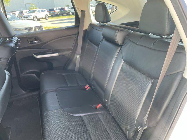Photo of 2016 White Diamond Pearl Honda CR-V