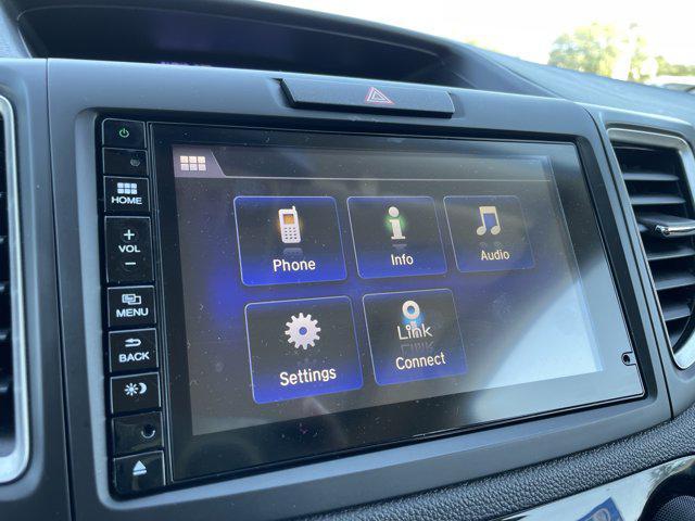 Photo of 2016 White Diamond Pearl Honda CR-V