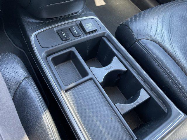 Photo of 2016 White Diamond Pearl Honda CR-V