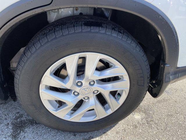 Photo of 2016 White Diamond Pearl Honda CR-V