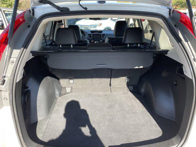 Photo of 2016 White Diamond Pearl Honda CR-V