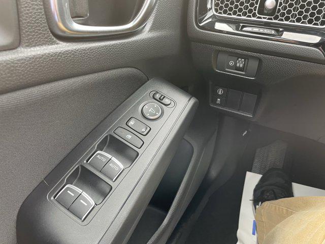 Photo of 2023 Lunar Silver Metallic Honda Civic