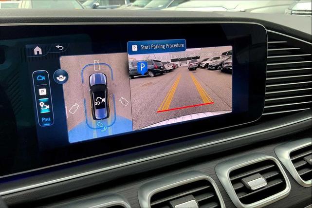 Photo of 2025 Twilight Blue Metallic Mercedes-Benz GLS 450