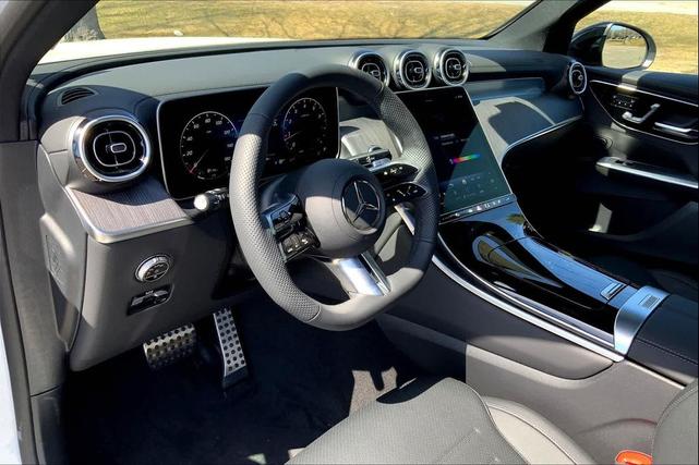 Photo of 2025 Polar White Mercedes-Benz GLC 300