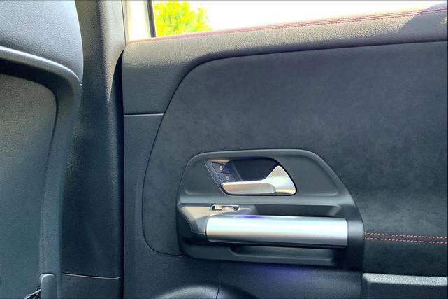 Photo of 2025 Polar White Mercedes-Benz GLA 250