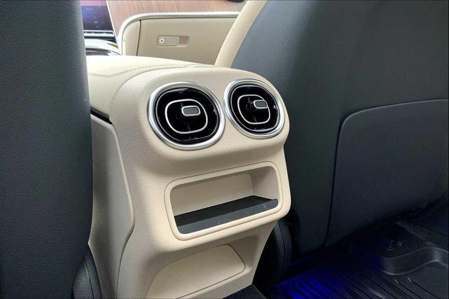 Photo of 2024 Black Mercedes-Benz GLC 300