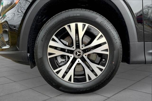 Photo of 2025 Night Black Mercedes-Benz GLB 250