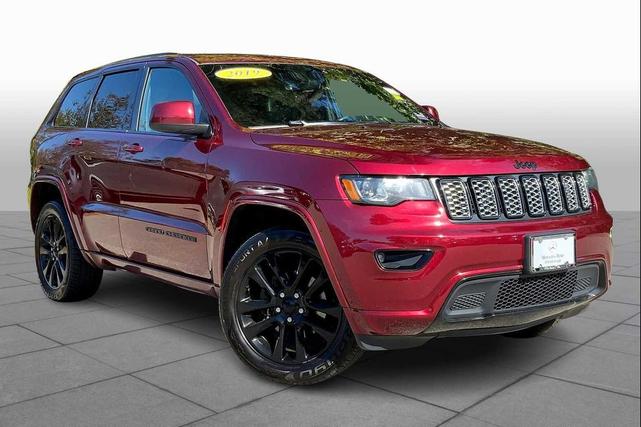 Photo of 2019 Velvet Red Pearlcoat Jeep Grand Cherokee