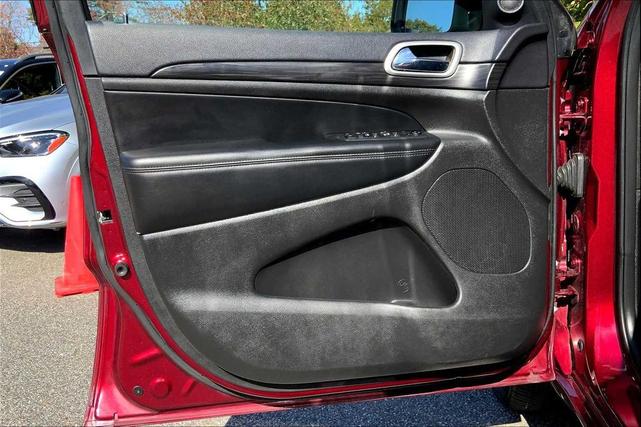 Photo of 2019 Velvet Red Pearlcoat Jeep Grand Cherokee