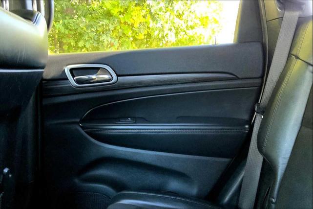 Photo of 2019 Velvet Red Pearlcoat Jeep Grand Cherokee