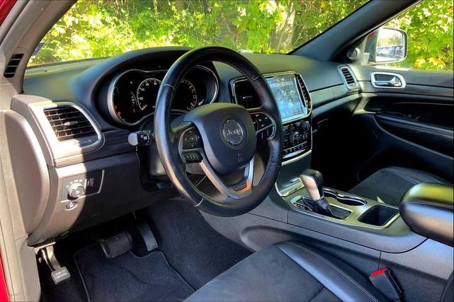 Photo of 2019 Velvet Red Pearlcoat Jeep Grand Cherokee