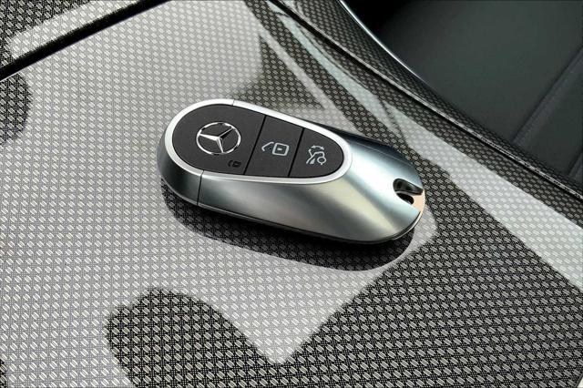 Photo of 2025 040/Black Mercedes-Benz C-Class