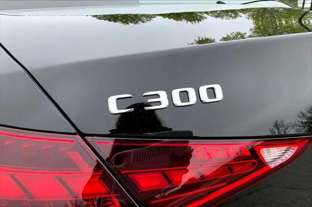 Photo of 2025 040/Black Mercedes-Benz C-Class