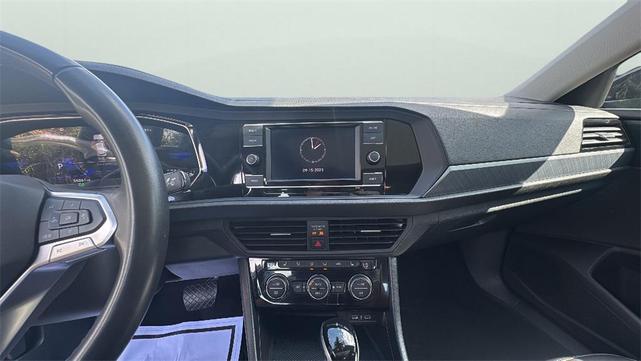 Photo of 2024 Platinum Gray Metallic Volkswagen Jetta