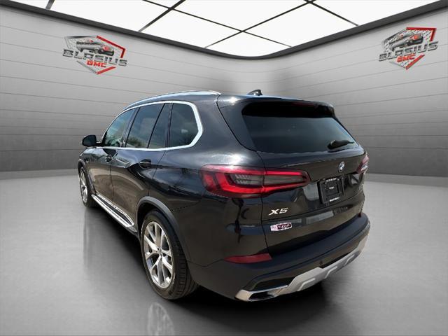 Photo of 2023 Black Sapphire Metallic BMW X5 PHEV