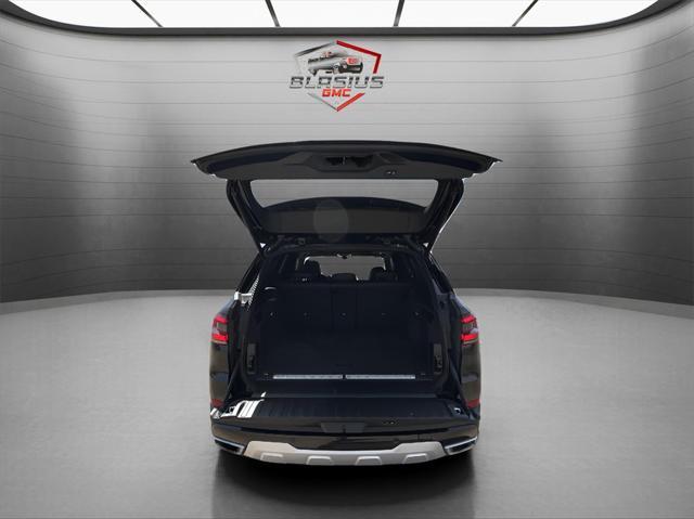 Photo of 2023 Black Sapphire Metallic BMW X5 PHEV