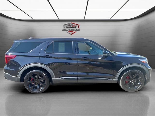 Photo of 2022 Agate Black Metallic Ford Explorer