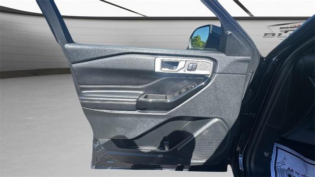 Photo of 2022 Agate Black Metallic Ford Explorer